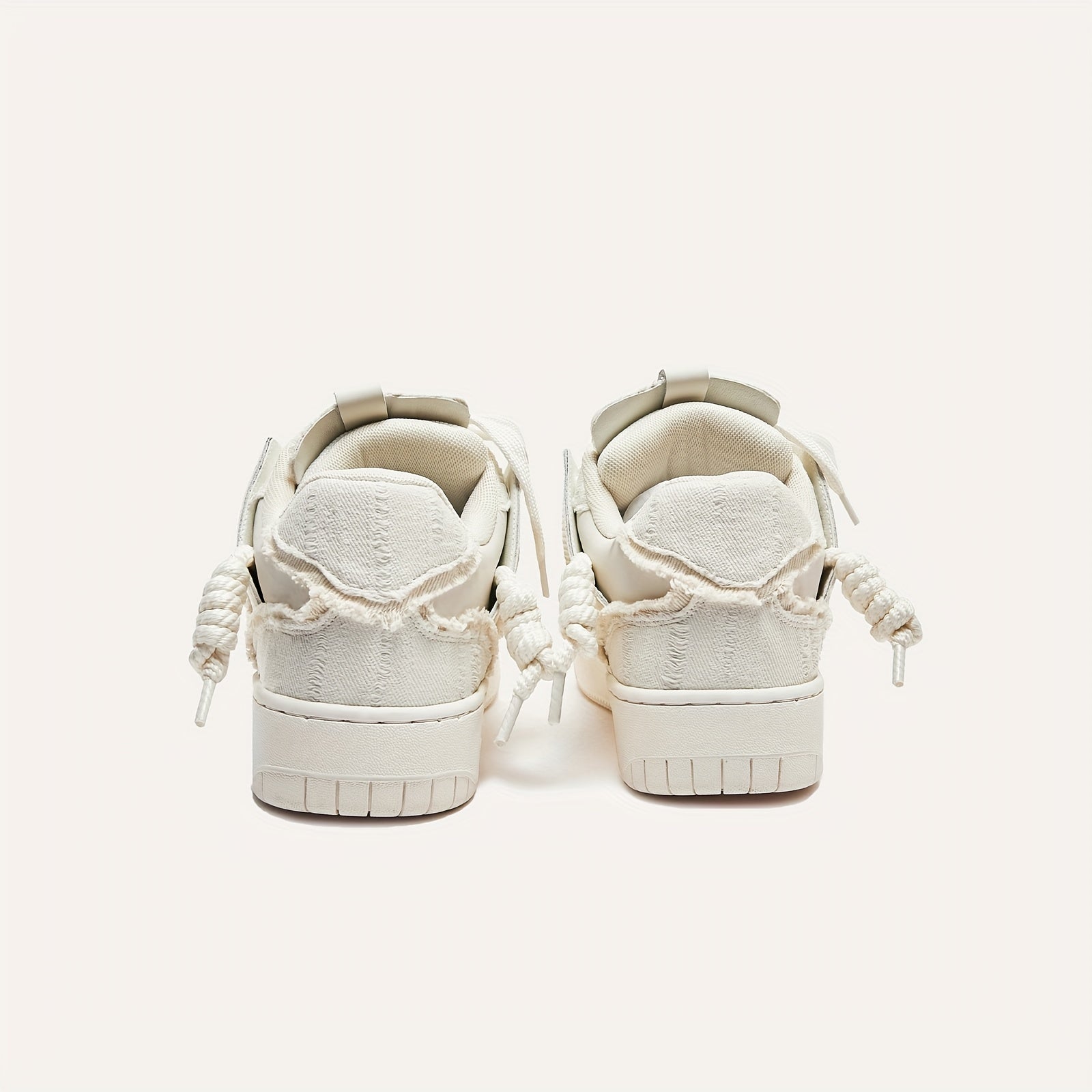 Tênis de skate feminino de grife - Tênis brancos para todas as estações, uso diário e looks formais - Calçado minimalista e elegante, versátil, com design moderno e durável.