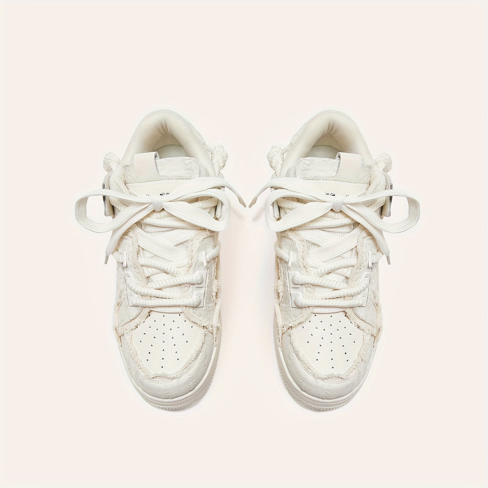 Tênis de skate feminino de grife - Tênis brancos para todas as estações, uso diário e looks formais - Calçado minimalista e elegante, versátil, com design moderno e durável.